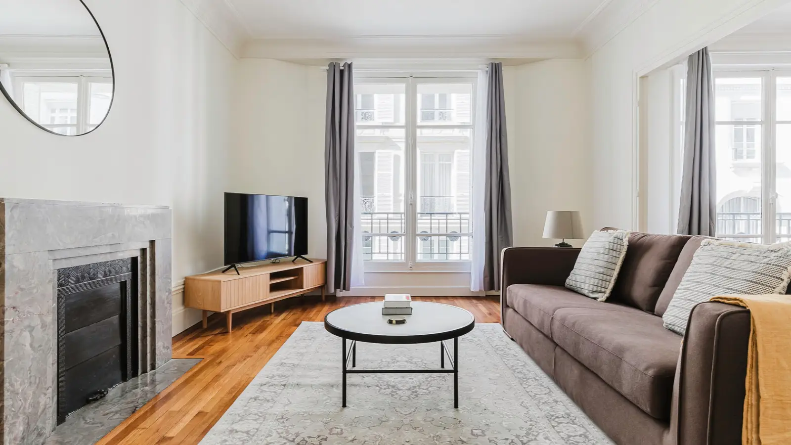 Appartement Rue Saint-Romain à Paris