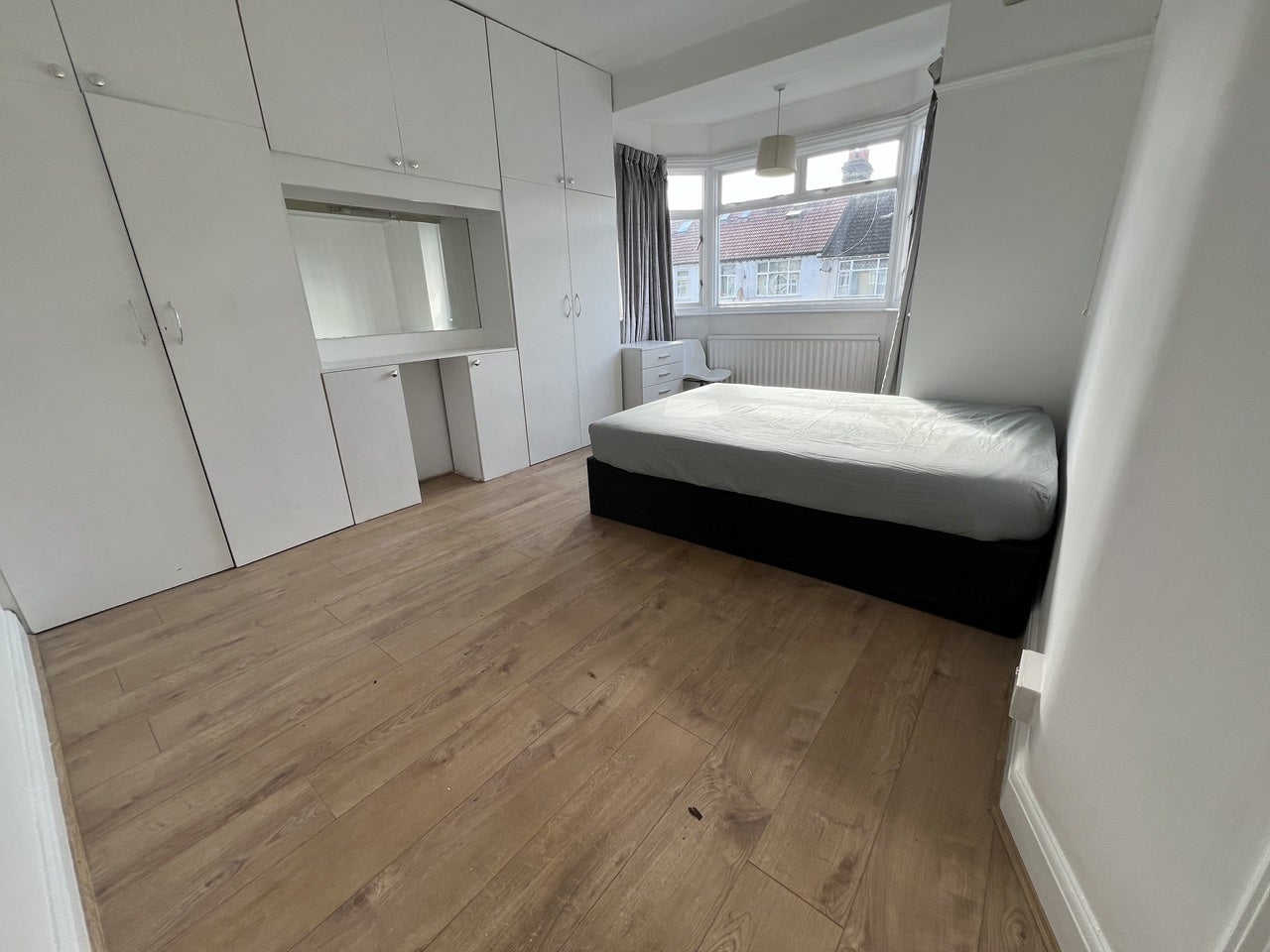 Room Cavendish Avenue in Greater London