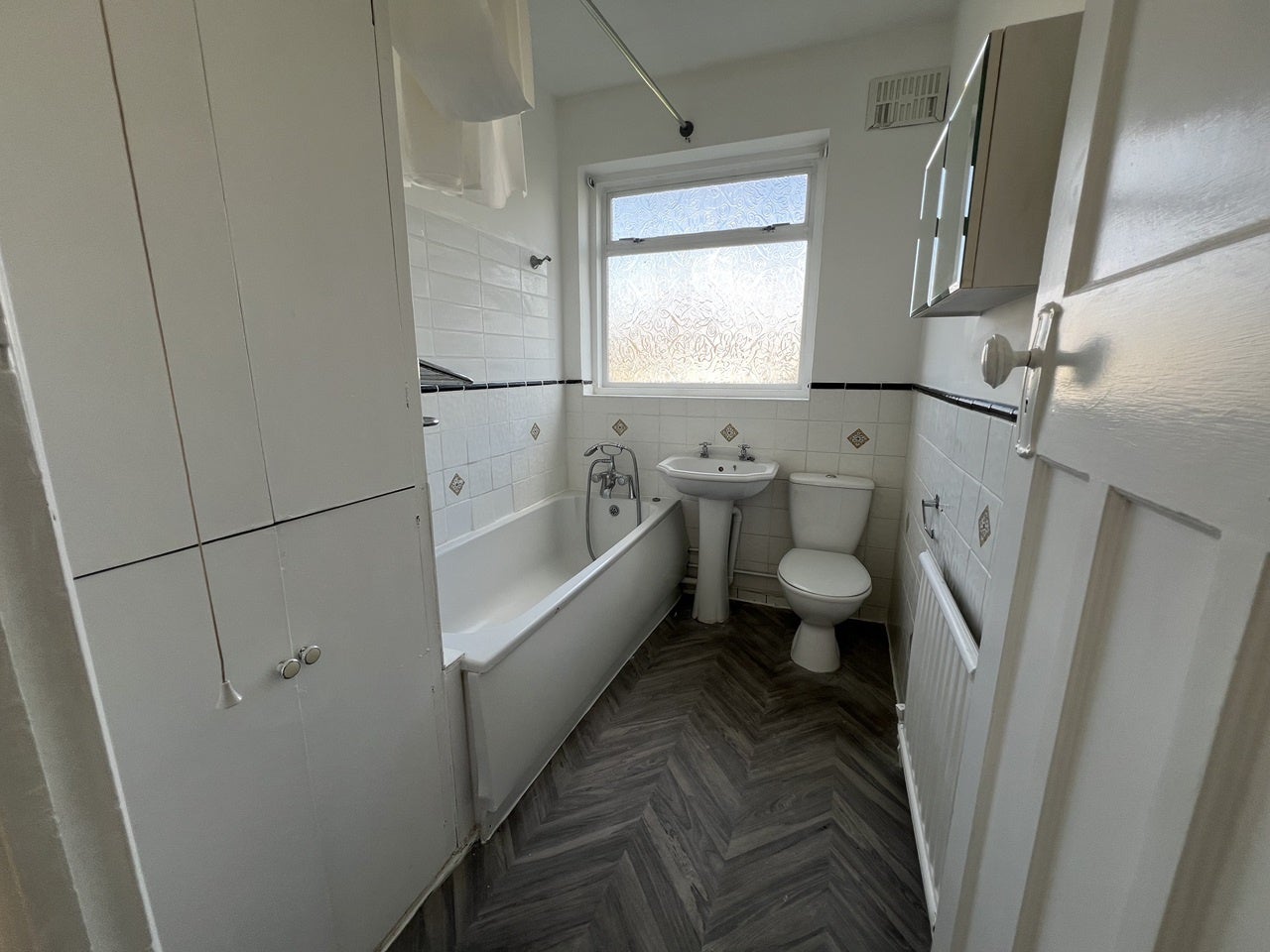 Room Cavendish Avenue in Greater London