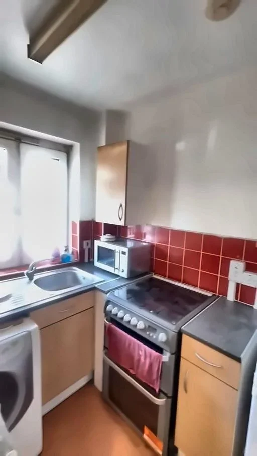 Flat Jervis Road in Greater London