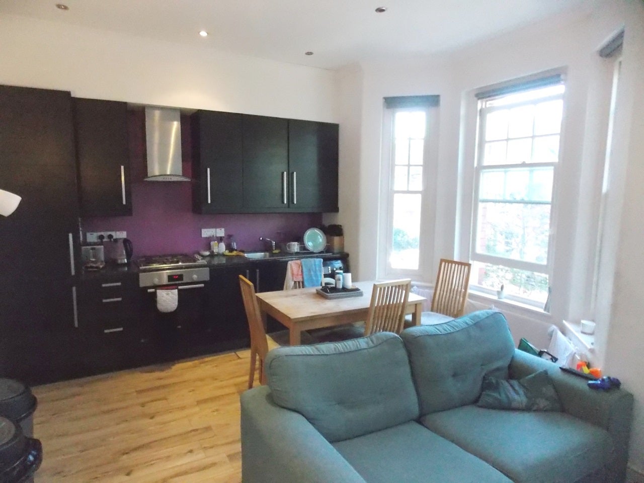Flat Amesbury Avenue in Greater London