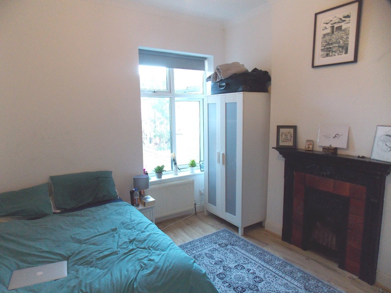 Flat Amesbury Avenue in Greater London