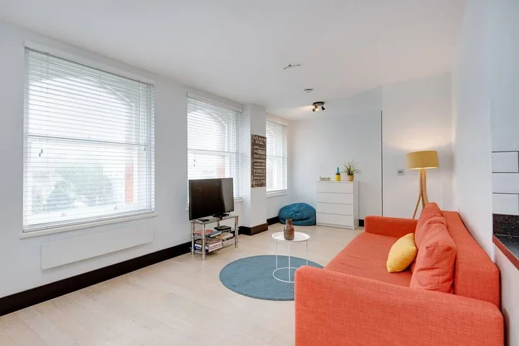 Flat Herbal Hill in Greater London