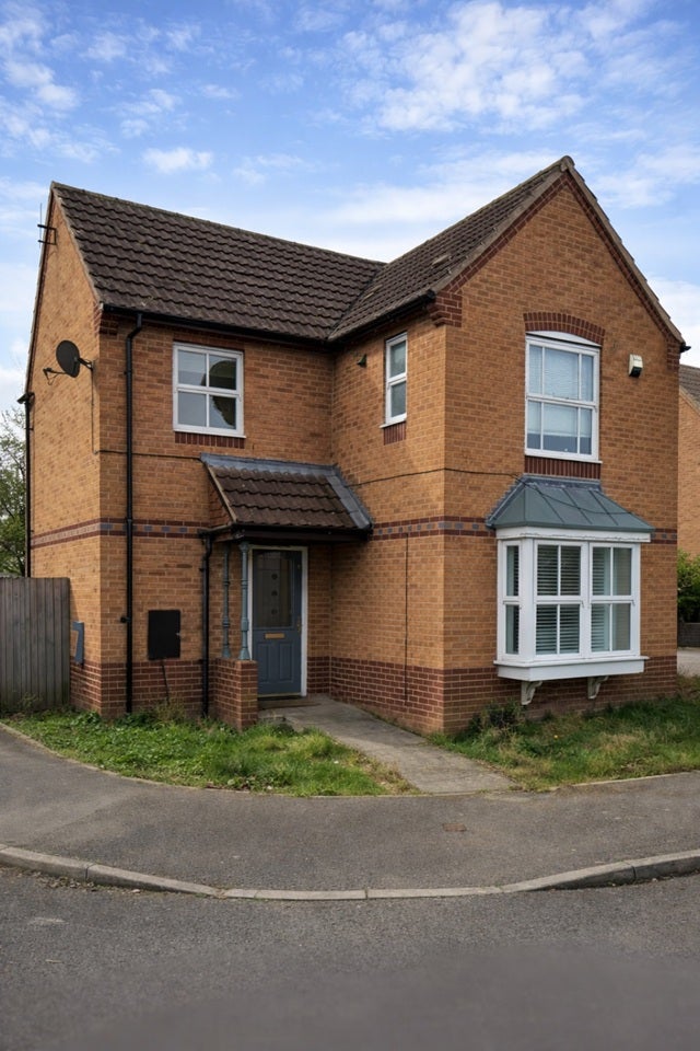 House Bryony Close in Mansfield Woodhouse