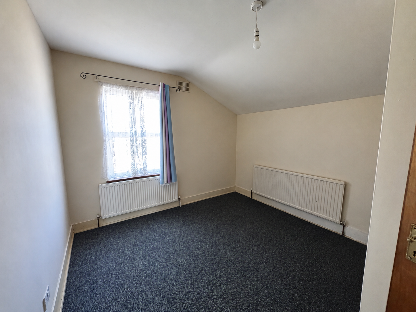 Flat Abbotts Road in London