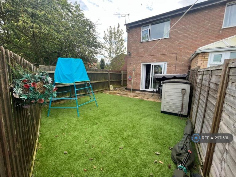 House Staveley Close in Charnwood