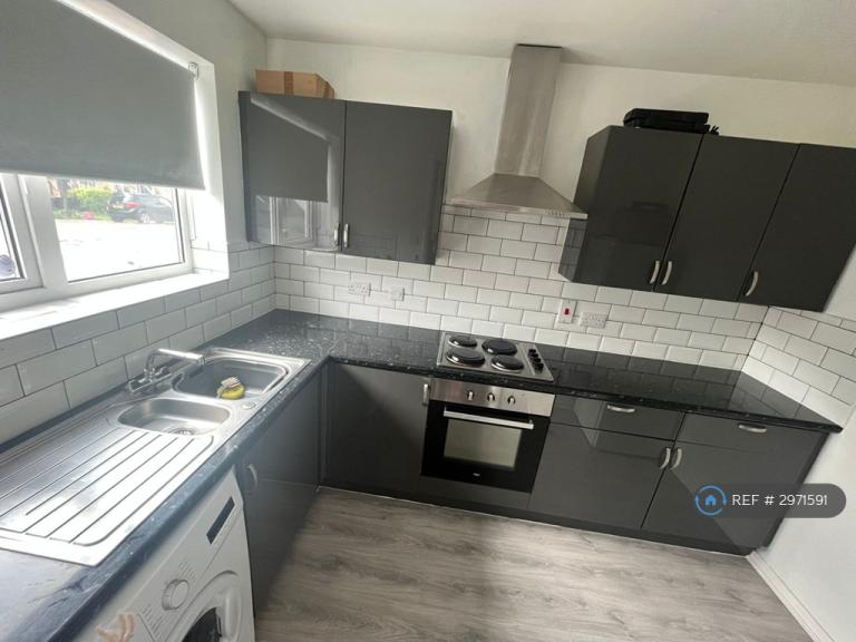 House Staveley Close in Charnwood