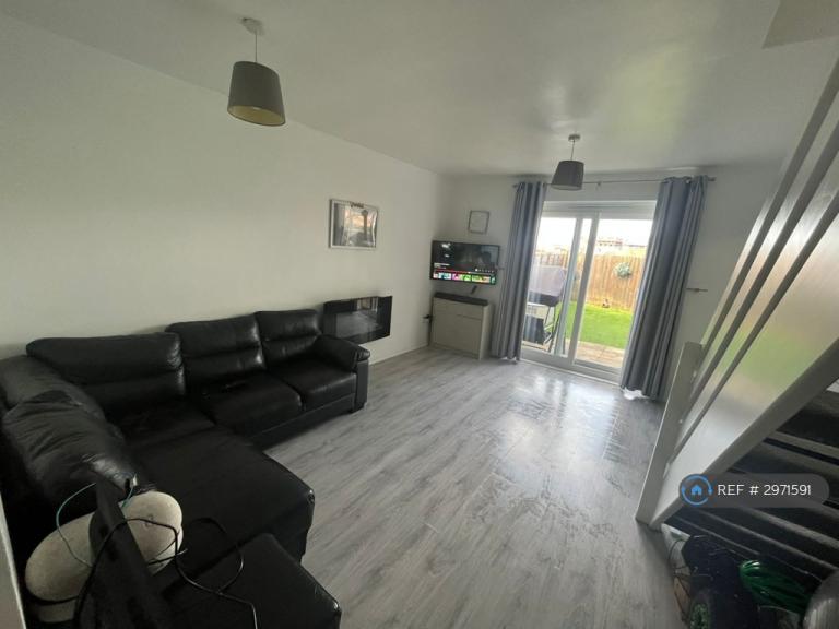 House Staveley Close in Charnwood