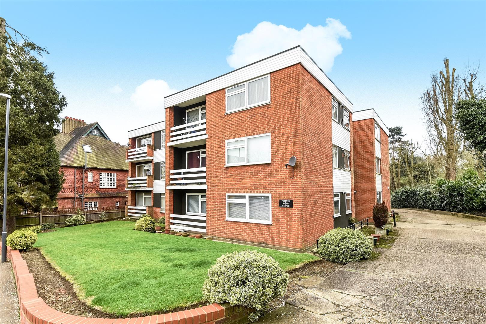Flat South Hill Avenue in Greater London