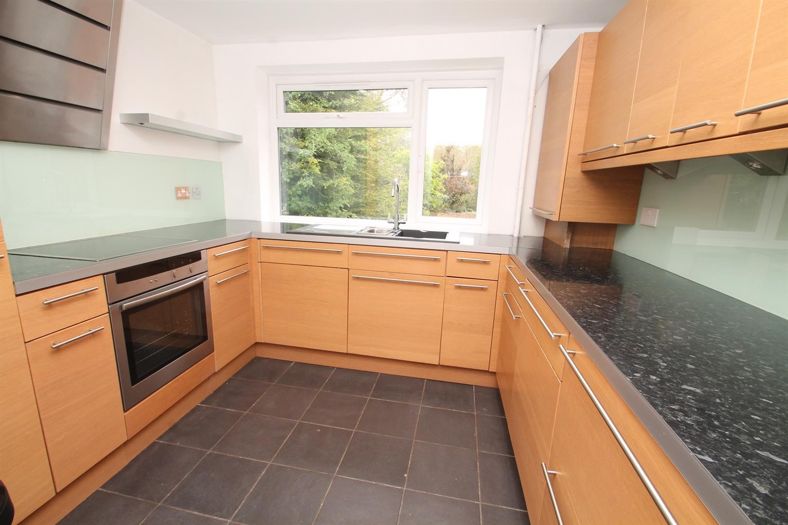 Flat South Hill Avenue in Greater London