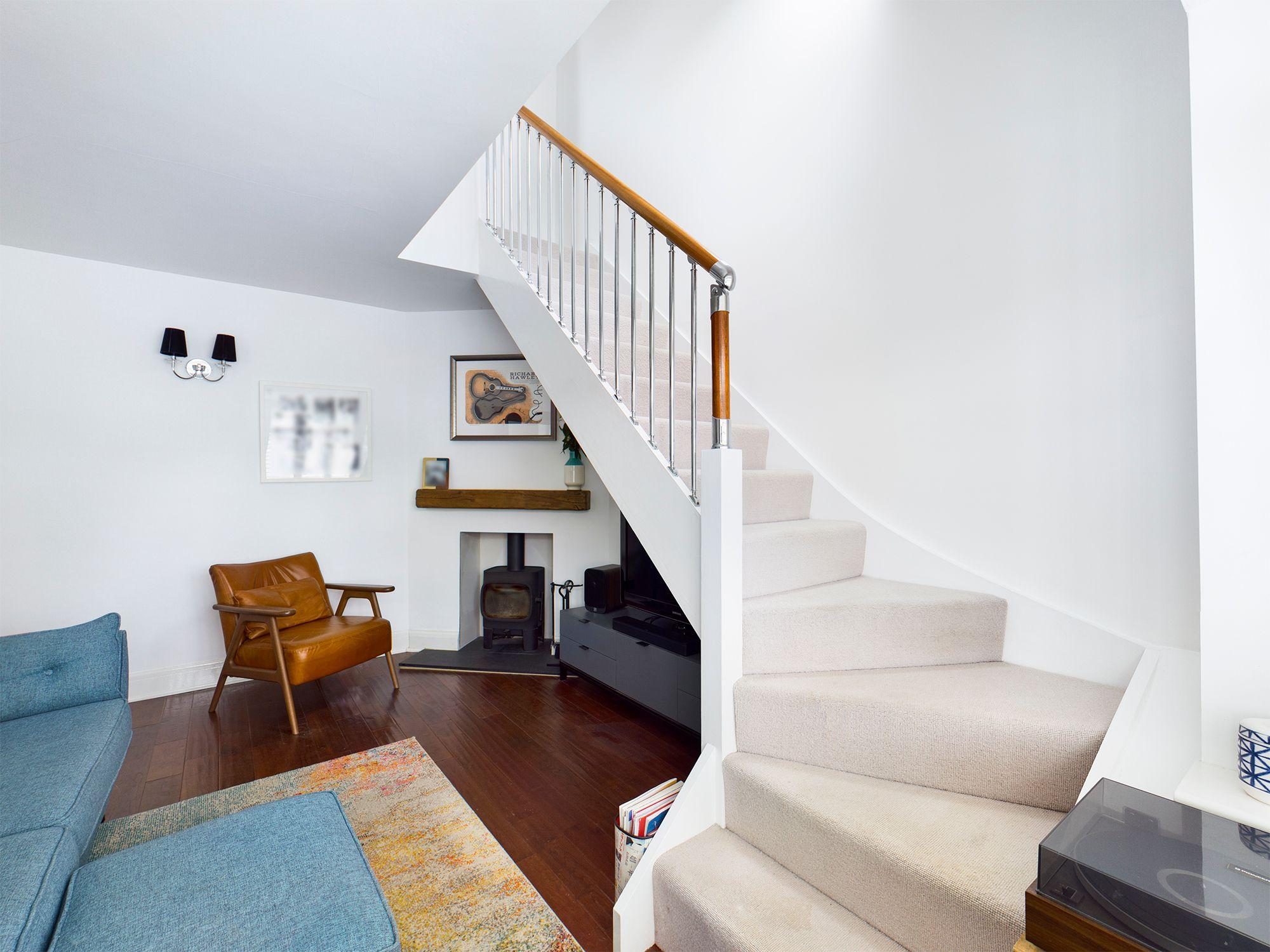 House Rosemary Avenue in Elmbridge