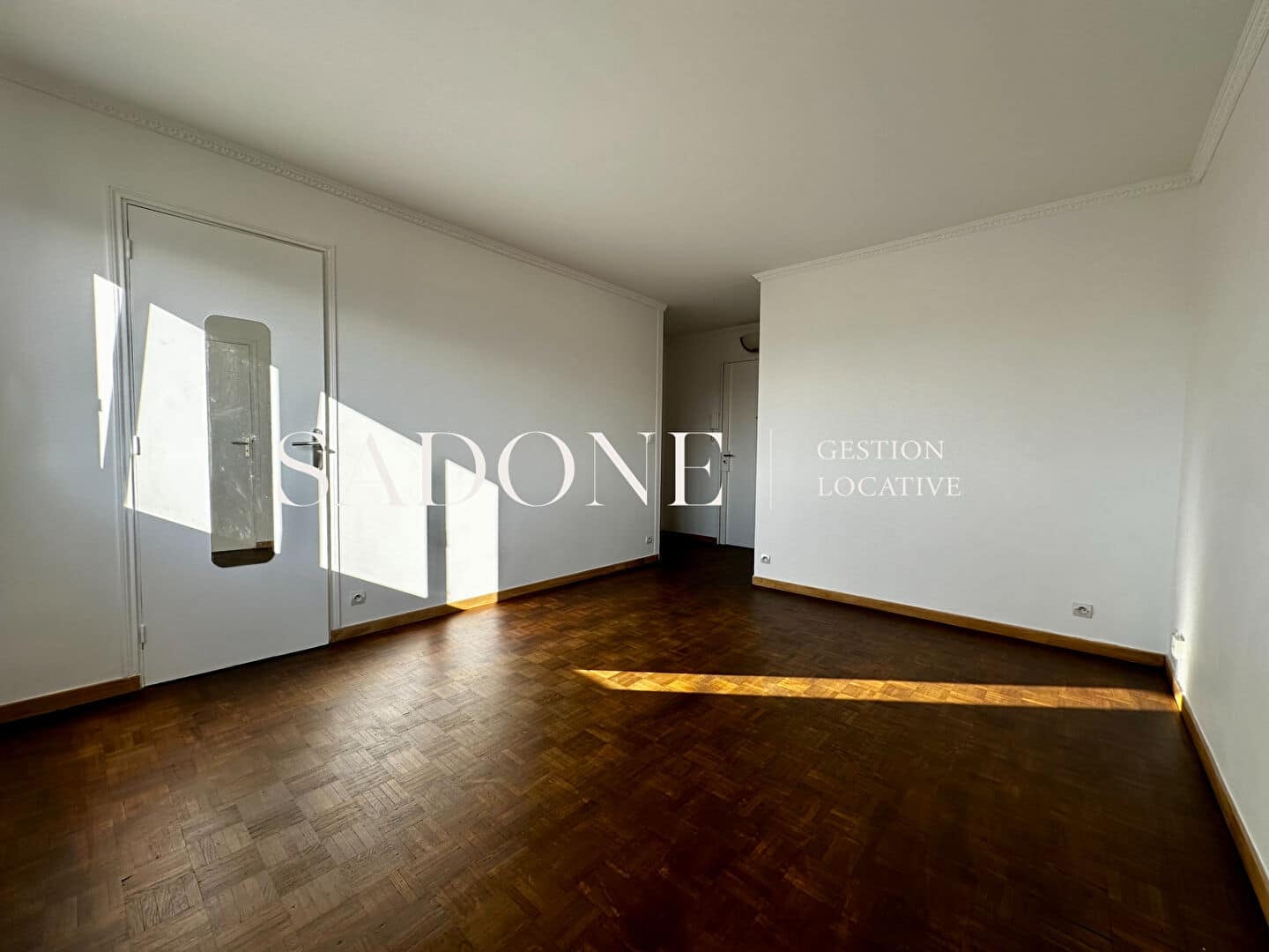 Flat Rue Baudin in Levallois-Perret