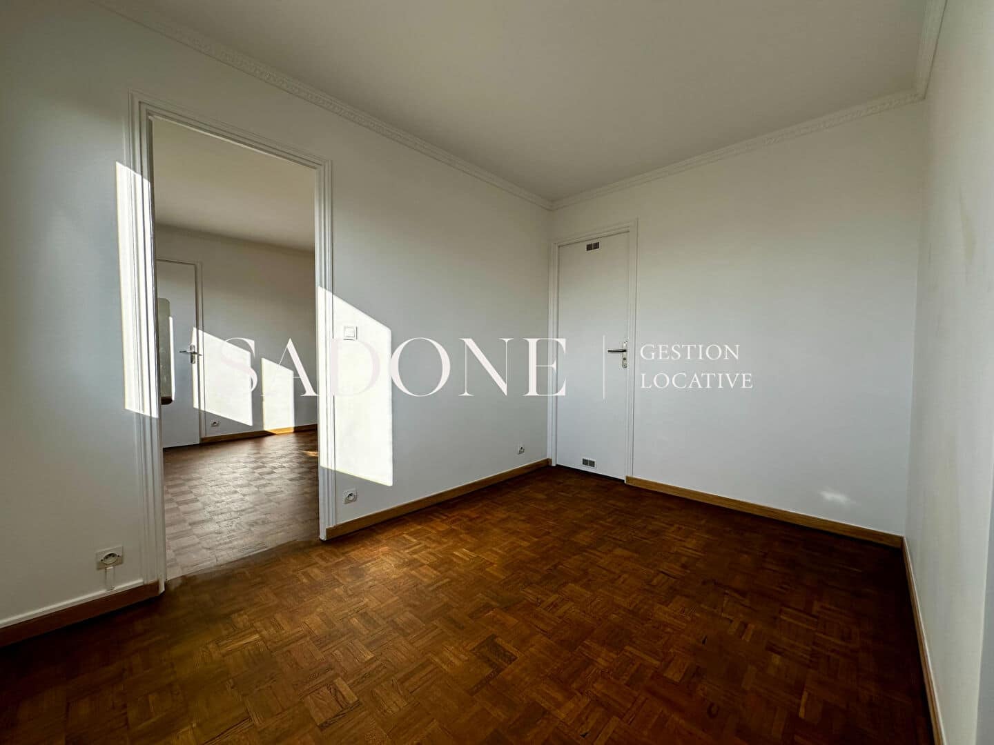 Flat Rue Baudin in Levallois-Perret