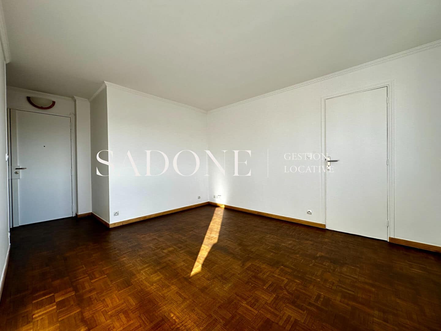 Flat Rue Baudin in Levallois-Perret