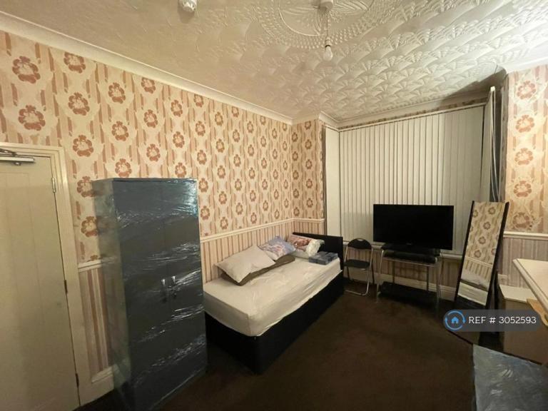 Room Ivor Road in Birmingham