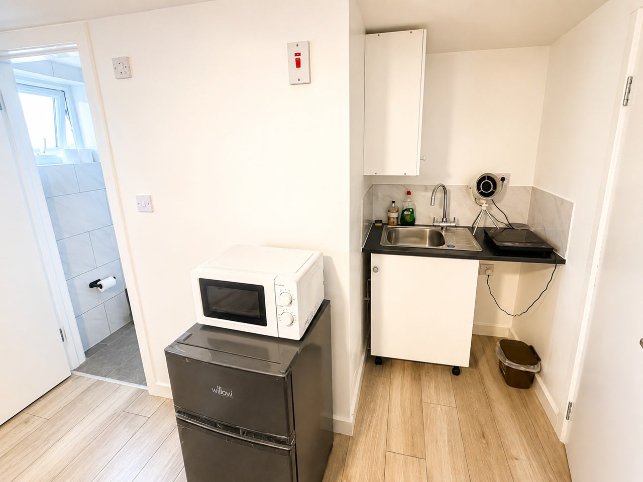 Flat Oakfield Gardens in Greater London