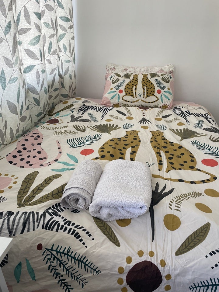 Flat Oakfield Gardens in Greater London
