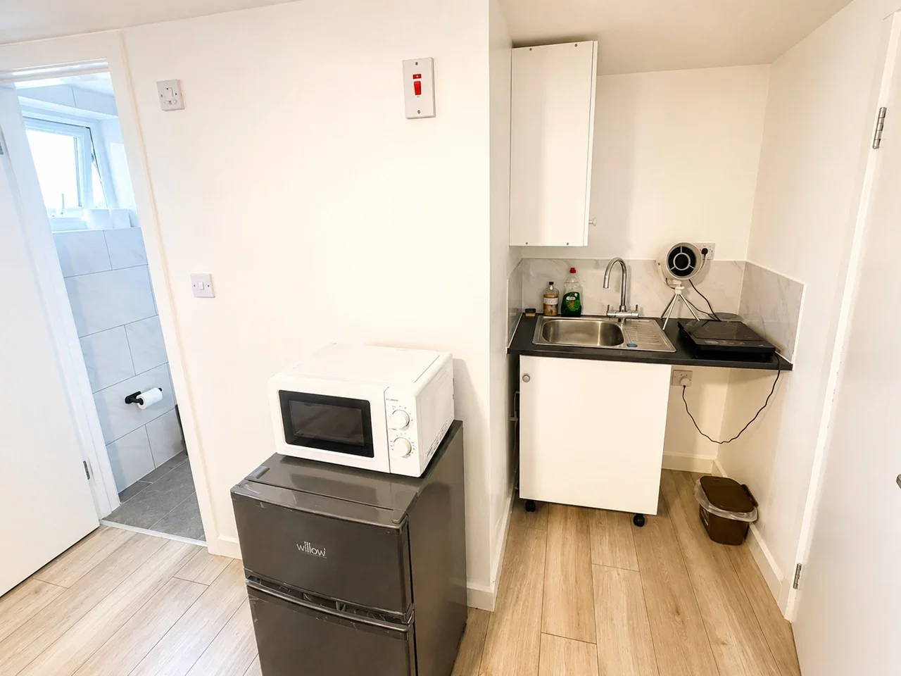 Flat Oakfield Gardens in Greater London