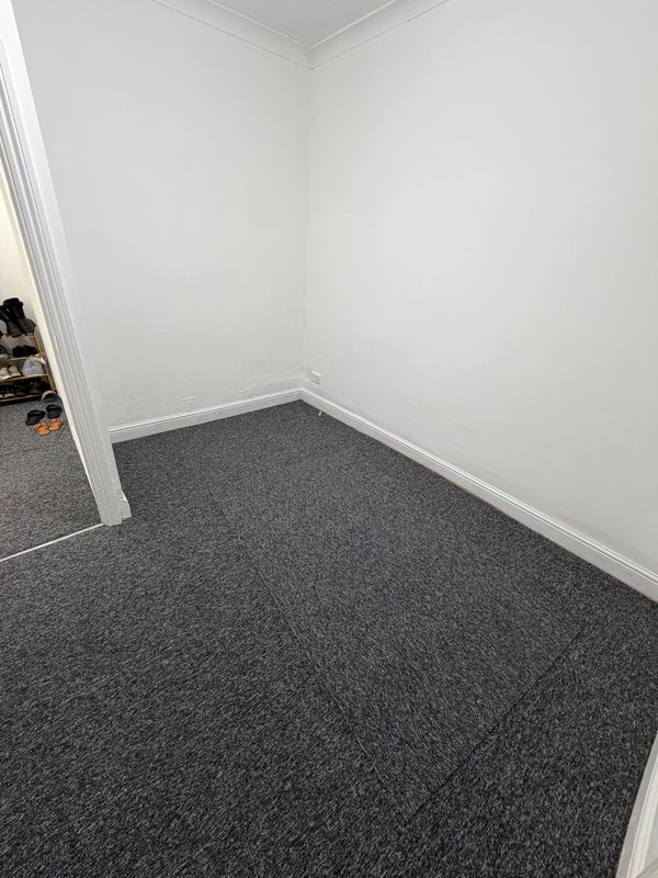 Room Kingsley Road in Greater London
