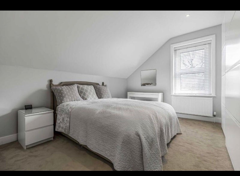 Room Carlton Road in Greater London