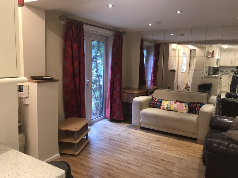 Flat Coleshill Street in Birmingham