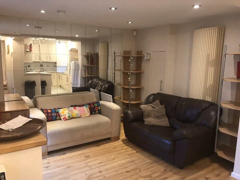 Flat Coleshill Street in Birmingham