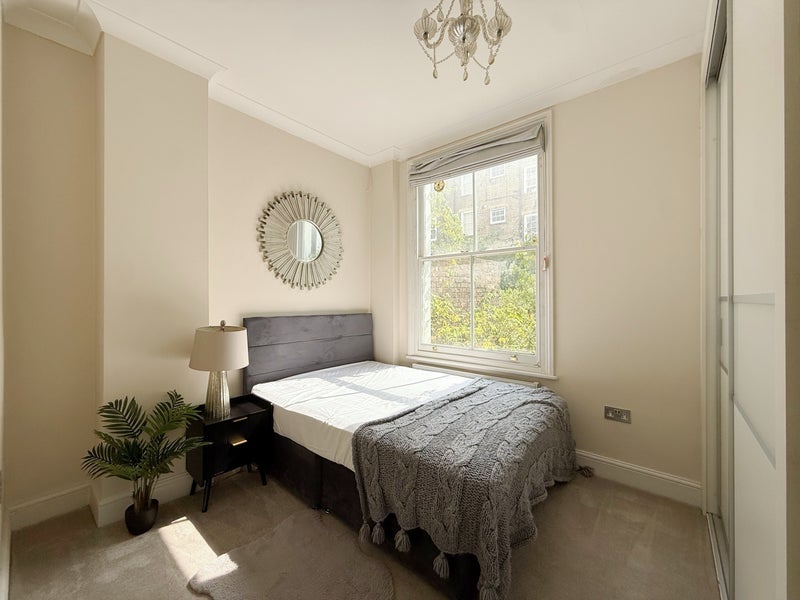 Room Ovington Square in Greater London
