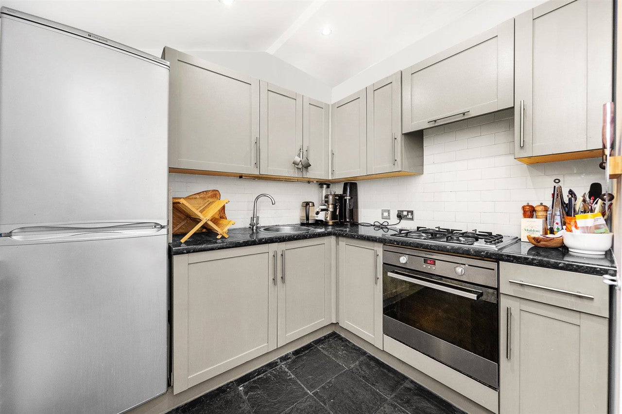 Flat Kellett Road in Greater London