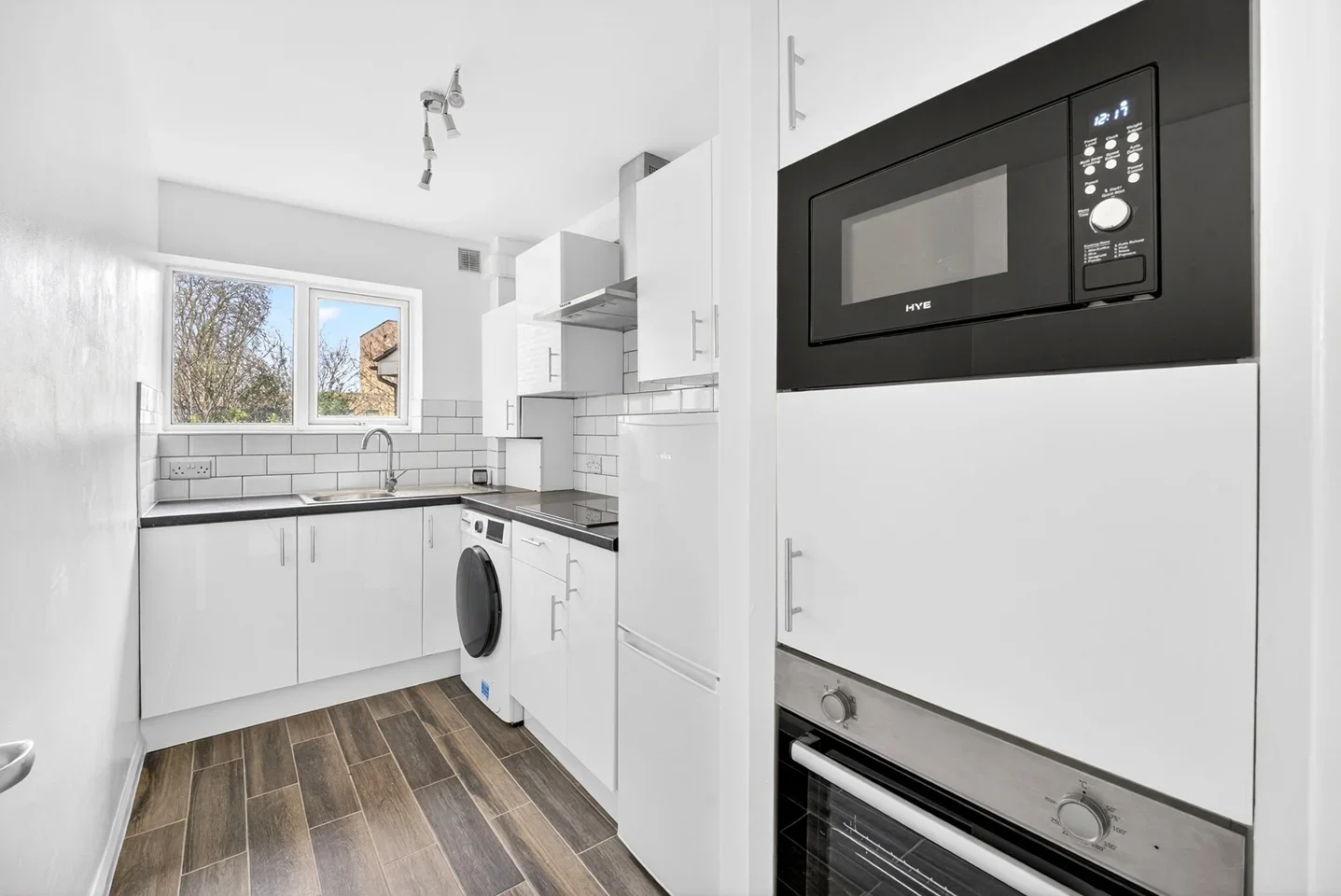 Flat Oakfield Road in Greater London