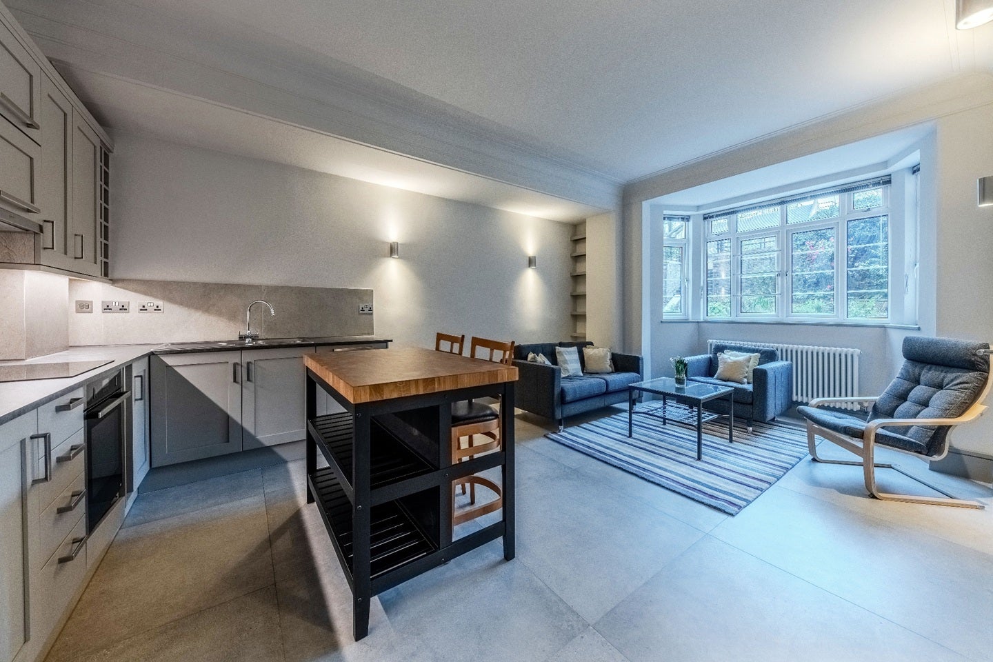 Flat Pembroke Road in Greater London
