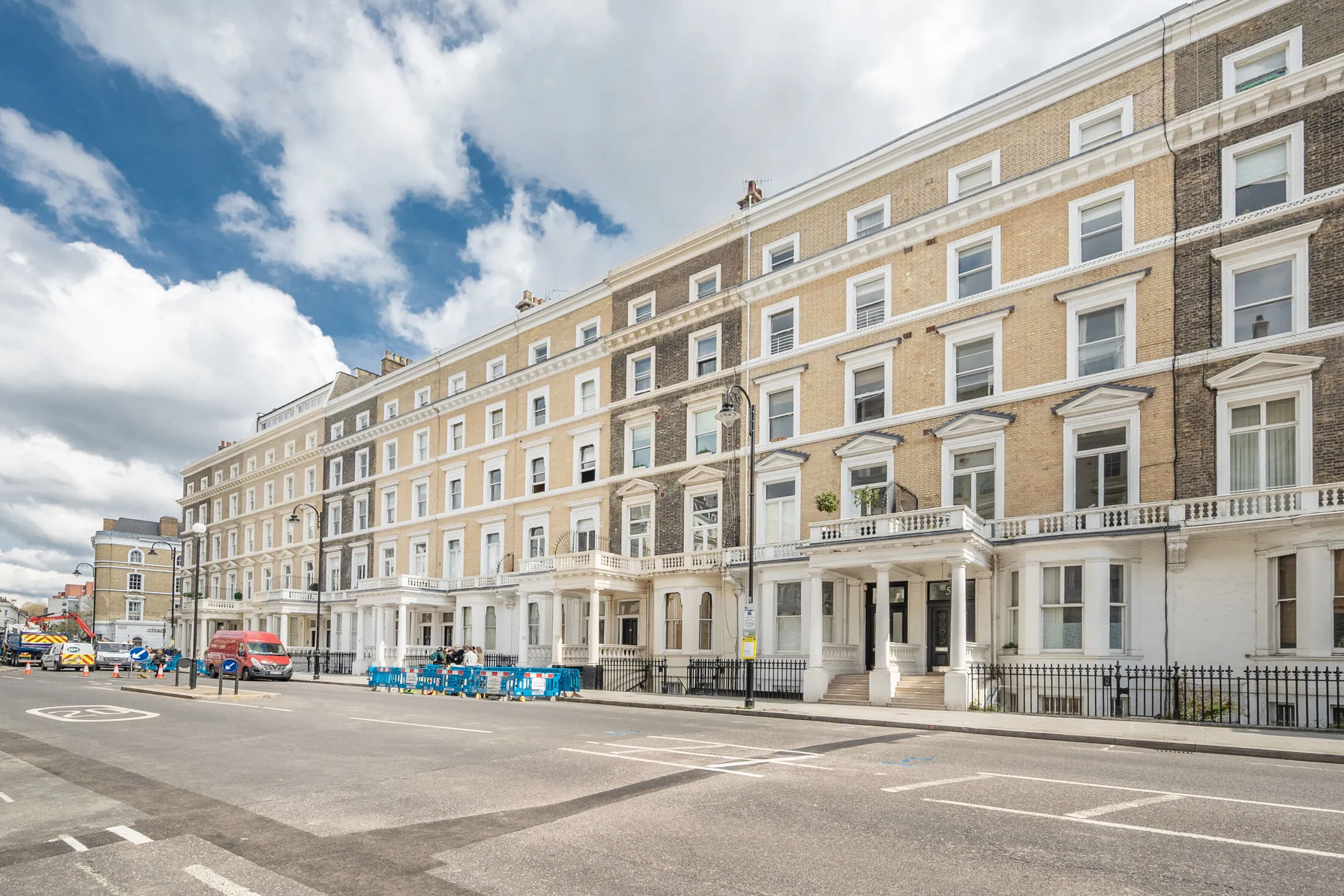Flat Gloucester Road in Greater London