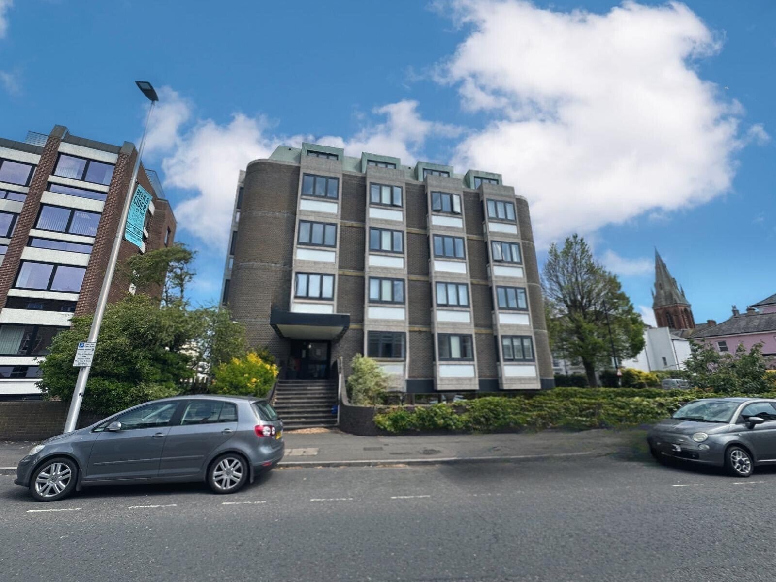 Flat Gildredge Road in Eastbourne