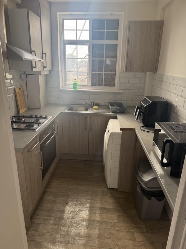 Room Blackfen Road in Greater London