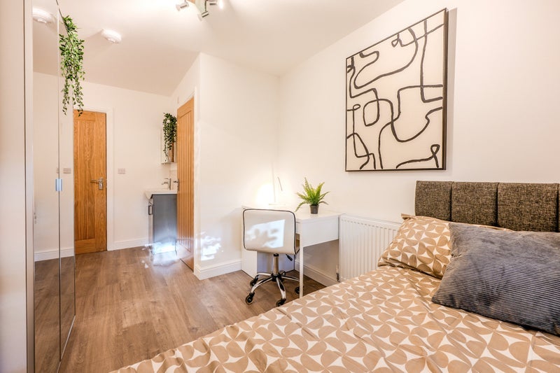 Room Plattbrook Close in Manchester