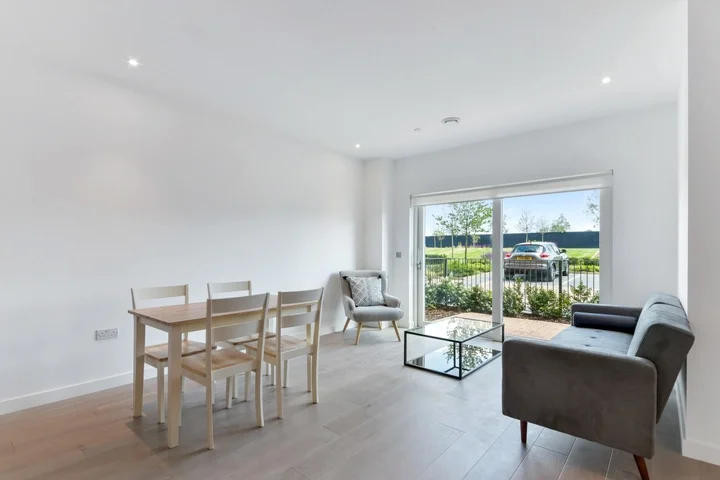 Flat Felar Walk in Greater London
