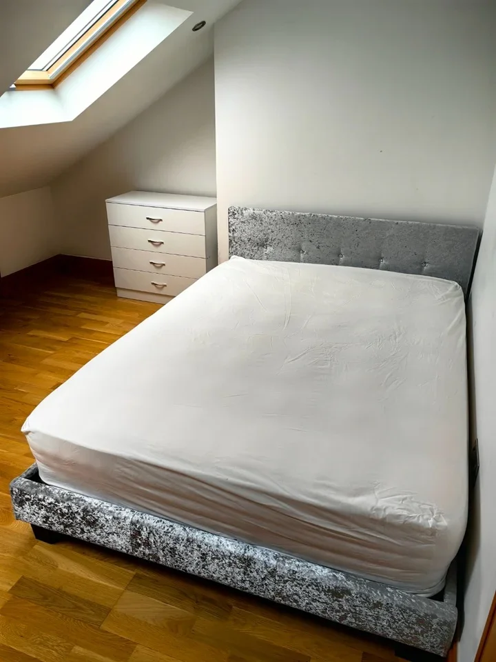 Room Blackhorse Road in Greater London