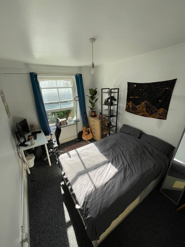 Room Newark Street in Greater London