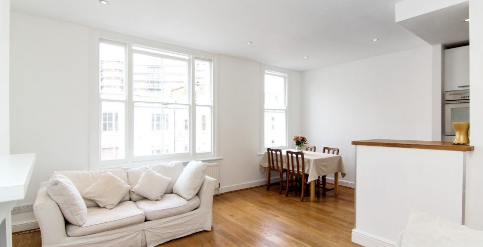 Flat Eardley Crescent in Greater London