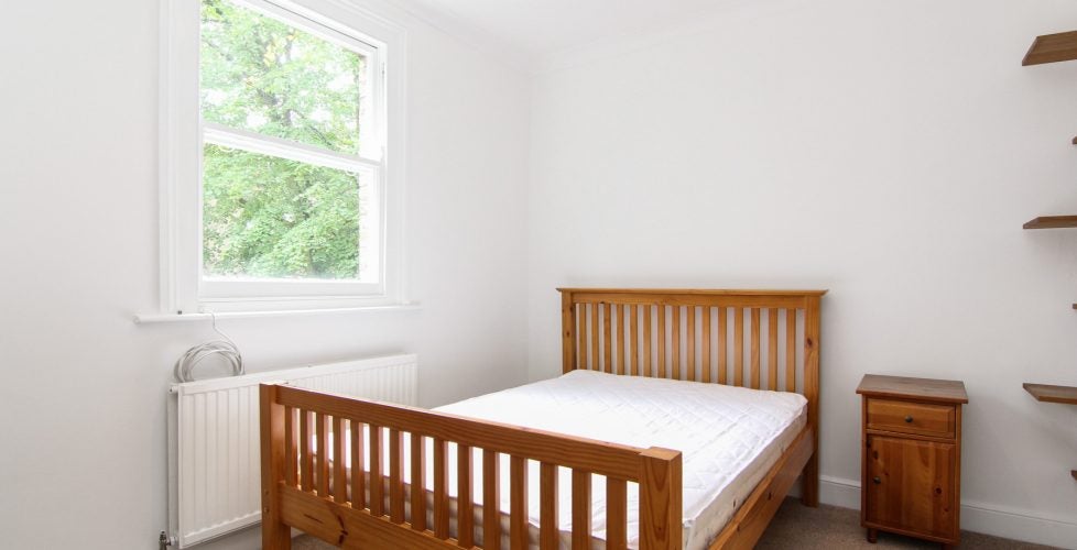 Flat Eardley Crescent in Greater London
