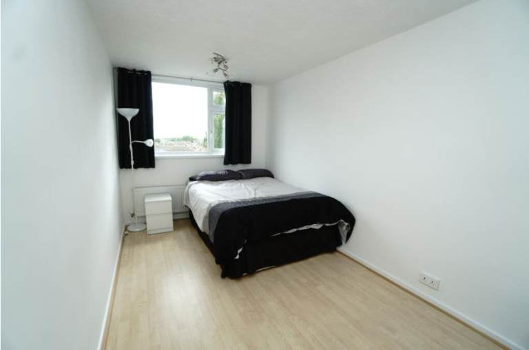 House Conway Drive in Charnwood