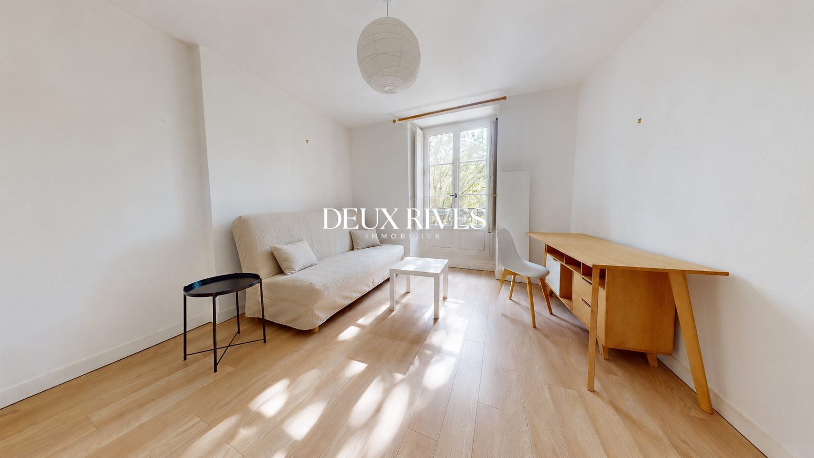 Flat Place Aristide Briand in Nantes