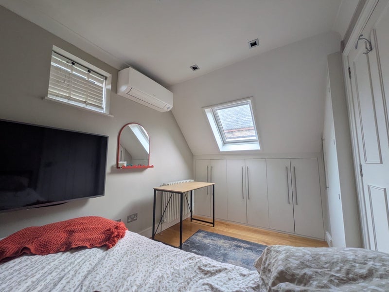Room Redriff Road in Greater London