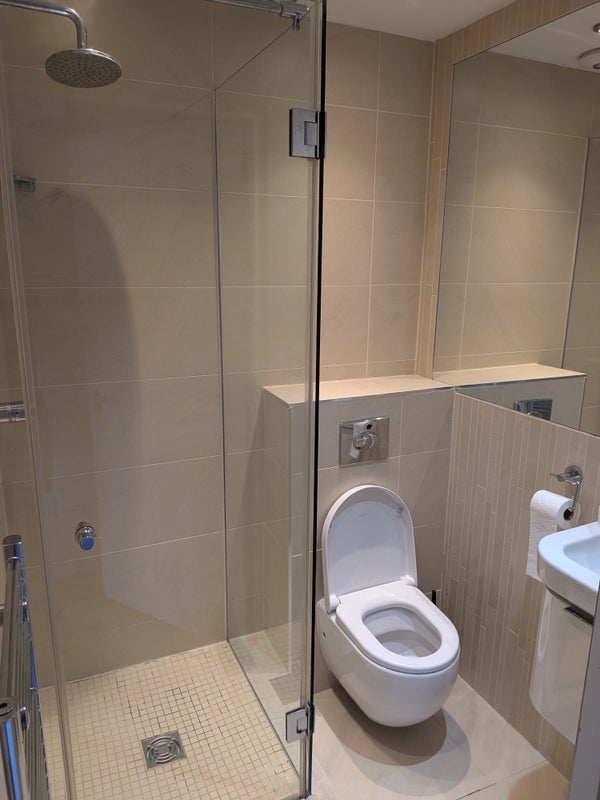 Room Redriff Road in Greater London