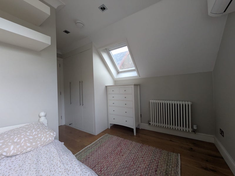 Room Redriff Road in Greater London