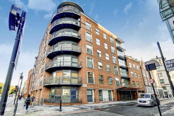 Flat Chapter Street in City of Westminster