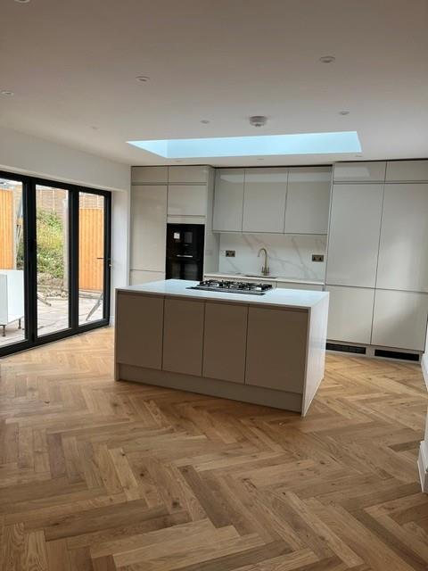 House Summers Lane in Greater London