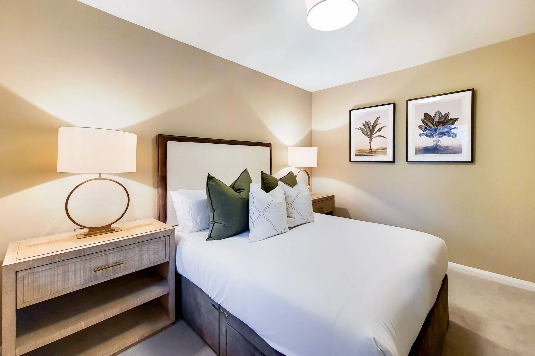 Flat Pond Place in Greater London