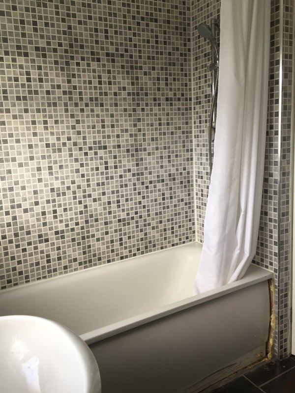 Room Tamworth Lane in Greater London