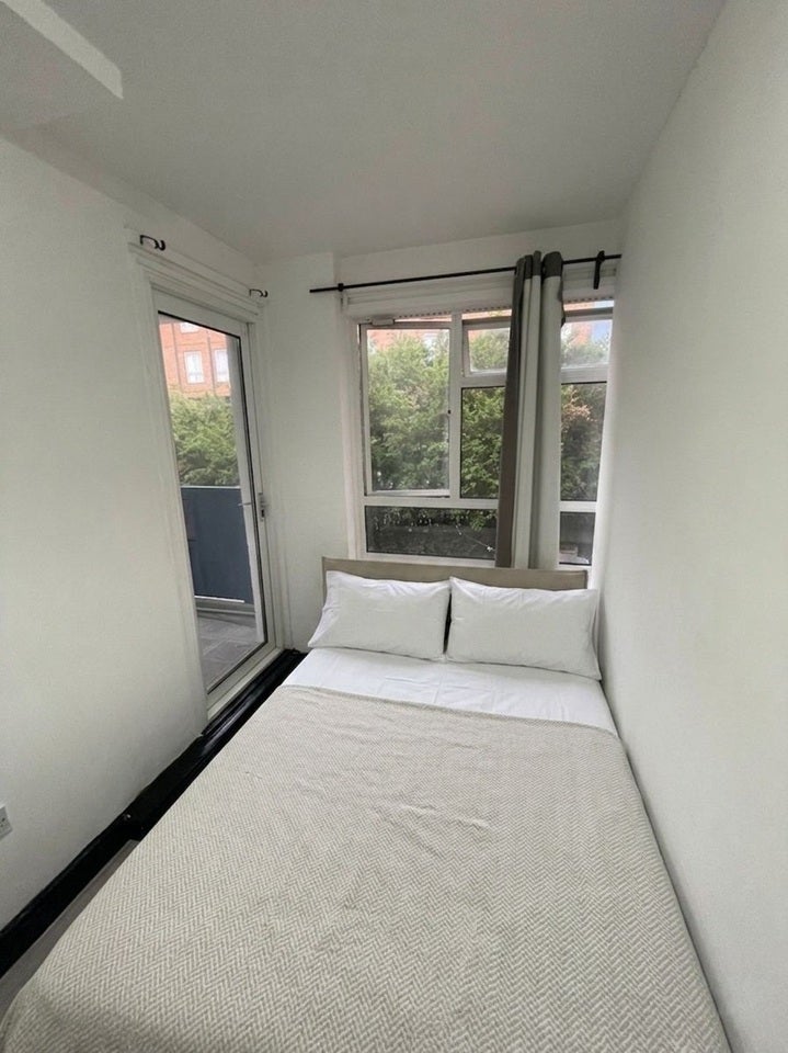 Room Barnardo Gardens in Greater London