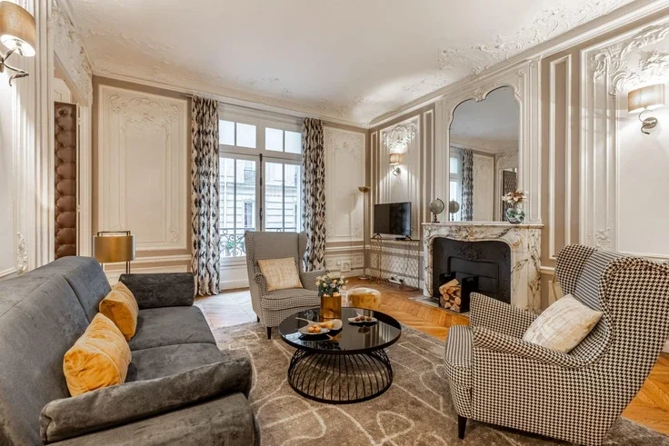 Appartement Rue La Boétie à Paris